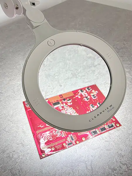 ClearView-DUO-PCB-450×600 ClearView DUO sobre una PCB